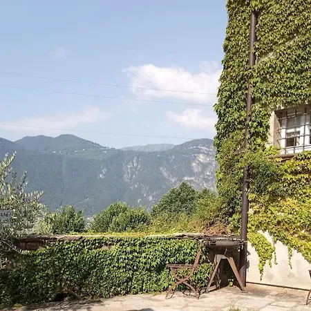 Holiday home Da Betty Nel Borgo Mandello del Lario